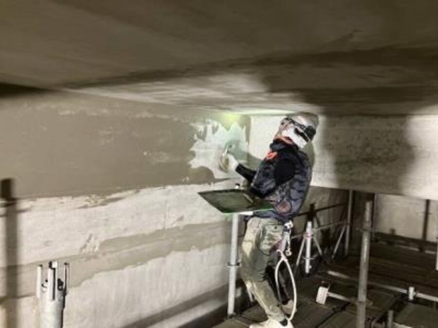 バイオ発電用ピットの内面をコーティングした現場
